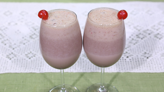 Black Forest Smoothie Recipe | Lazzat