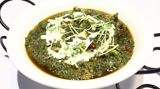 Degi Palak Gosht Recipe | Lazzat