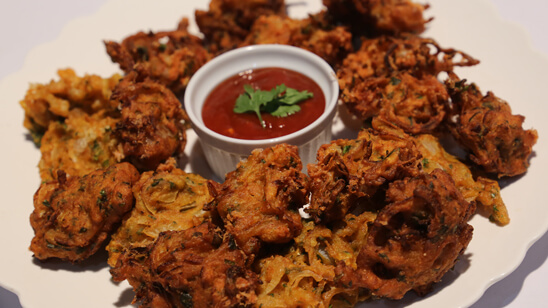 Cheesy Onion Pakoray Recipe | Food Diaries