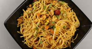 Achaari Qeema Noodles Recipe | Tarka