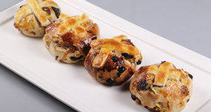 Hot Cross Buns Recipe | Food Diaries