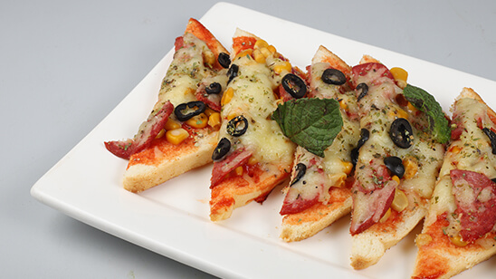 Pizza Toast Recipe | Masala Mornings