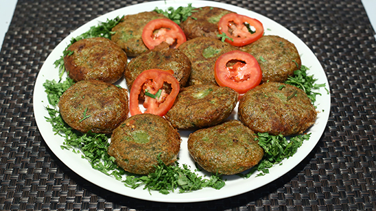 Palak aur Daal Cutlets Recipe | Tarka